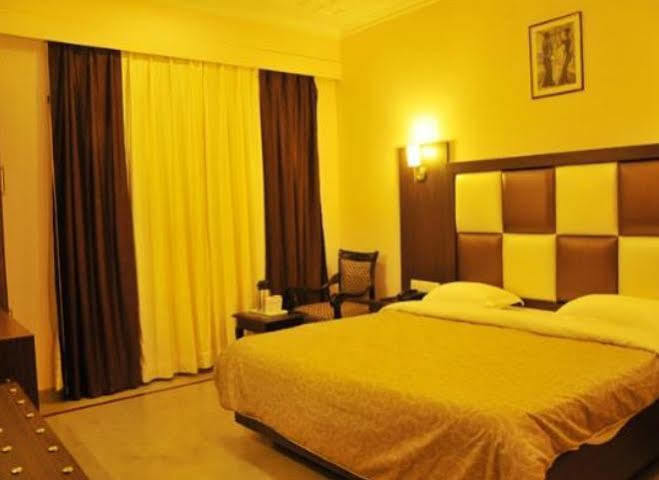 Hotel Paramount Dźajpur Zewnętrze zdjęcie