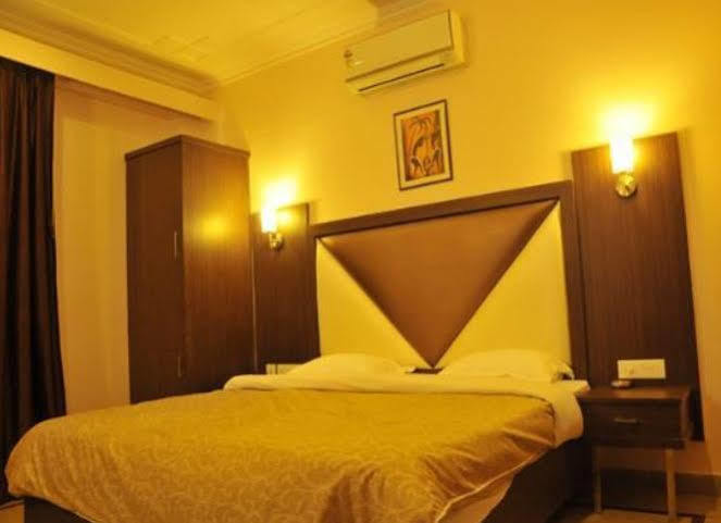Hotel Paramount Dźajpur Zewnętrze zdjęcie