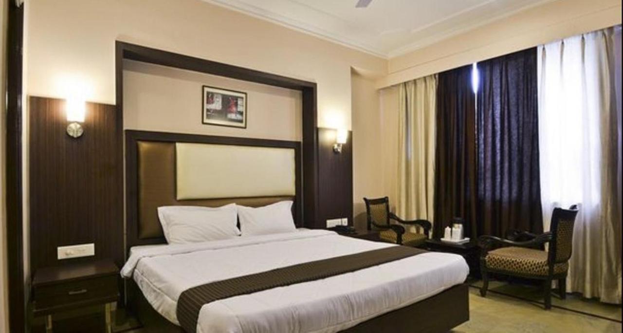 Hotel Paramount Dźajpur Zewnętrze zdjęcie